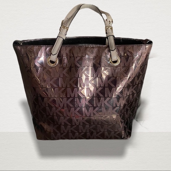 Michael Kors Handbags - 💖MICHAEL KORS ROSE GOLD BAG💖